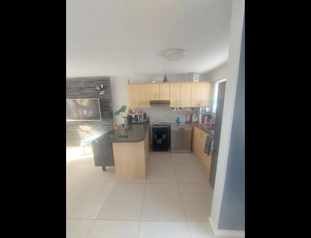 2 BEDROOM PROPERTY TO RENT IN MILNERTON CENTRAL